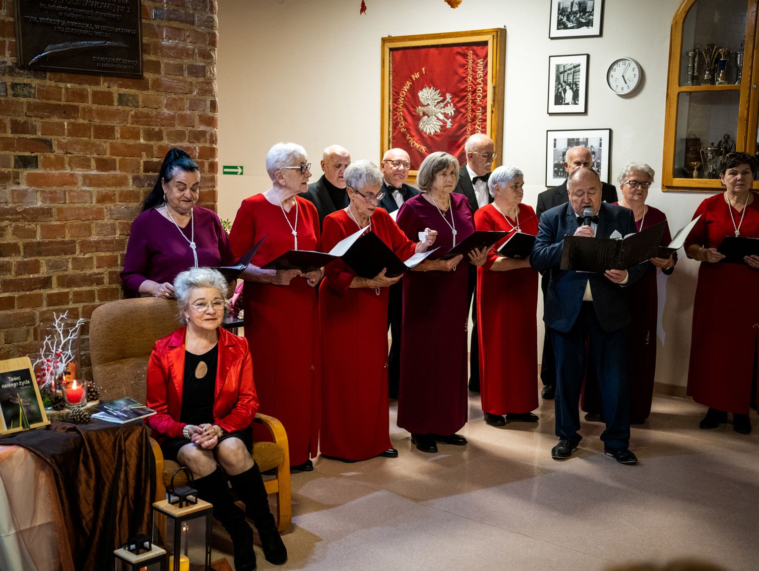 Pisze, by oswoić codzienność. Wieczór z poezją Haliny Adamczuk [ZDJĘCIA]