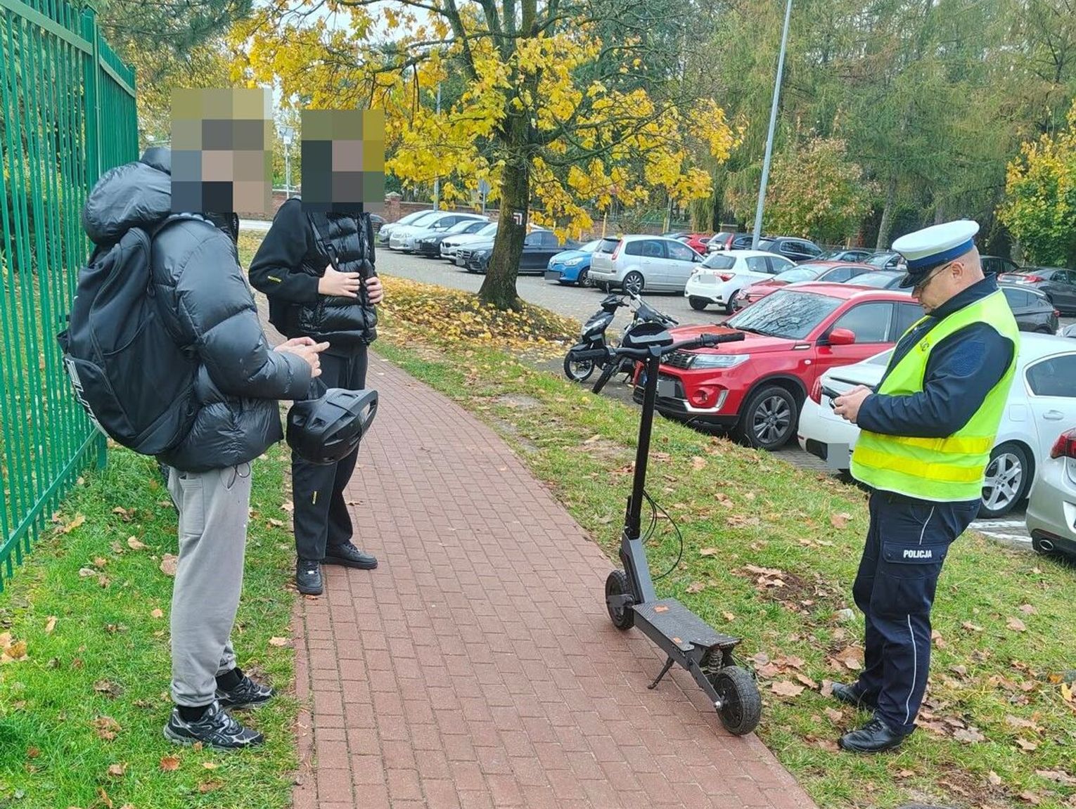 Policjanci kontrolowali użytkowników hulajnóg. Wcześniej doszło do kolizji w centrum miasta