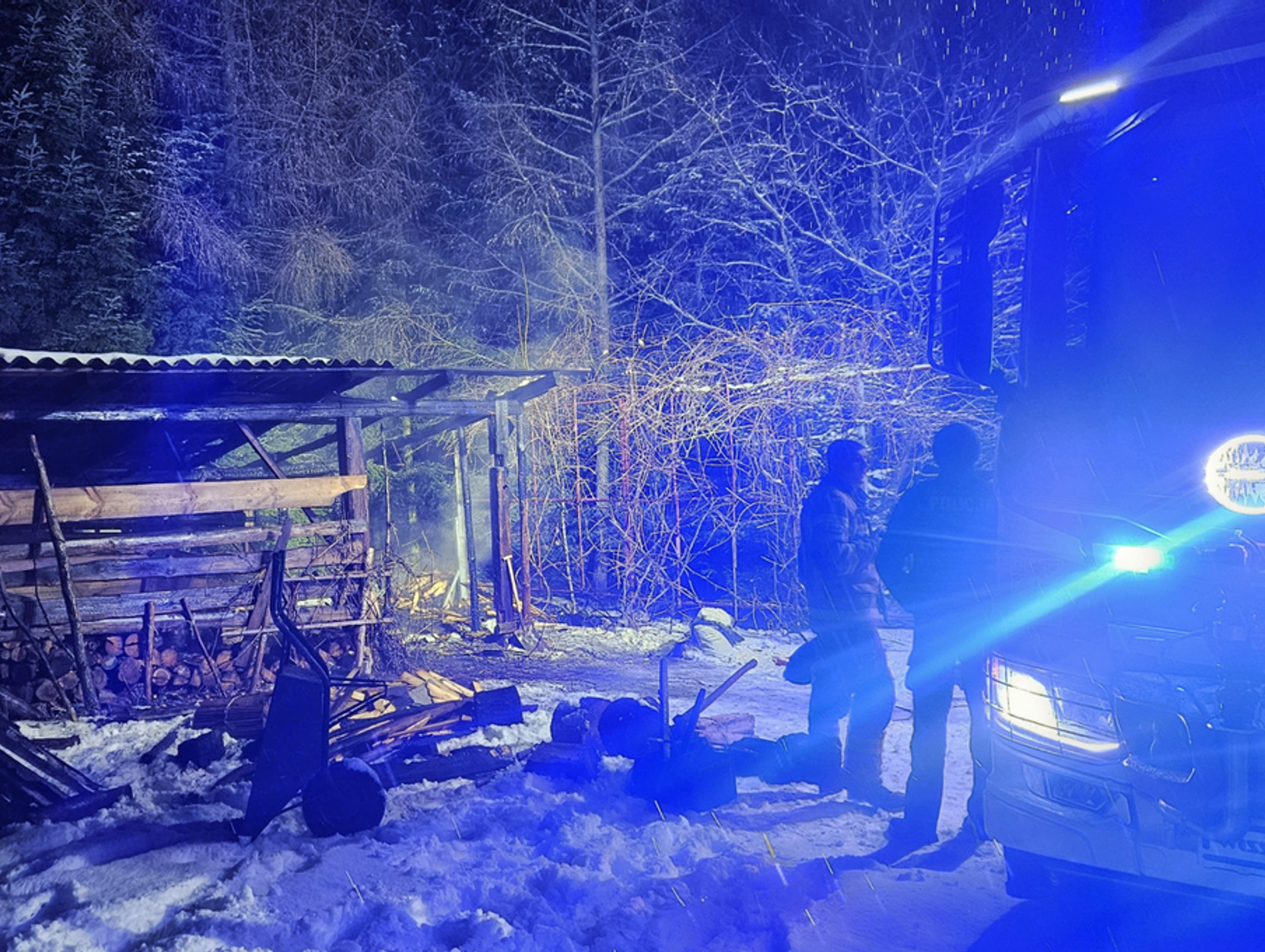 Policjanci zareagowali błyskawicznie. Dzięki nim pożar został opanowany