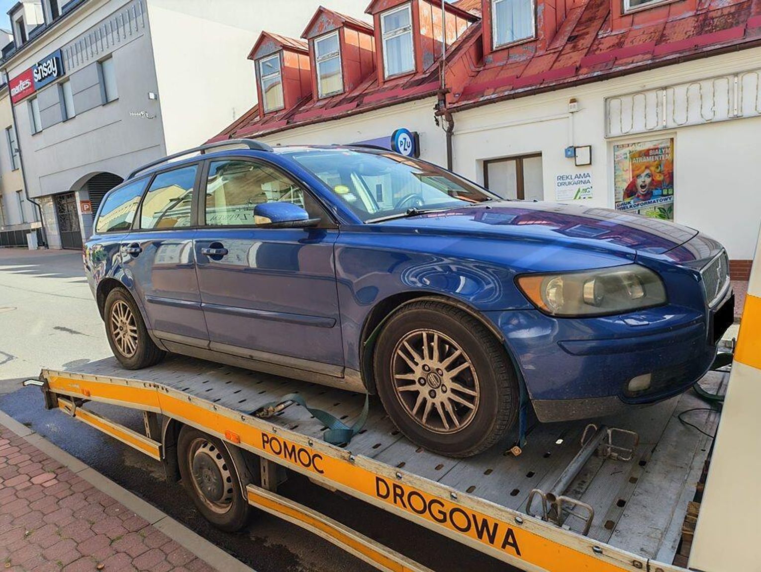 Policjanci zatrzymali Volvo. Kierowca był pod wpływem narkotyków
