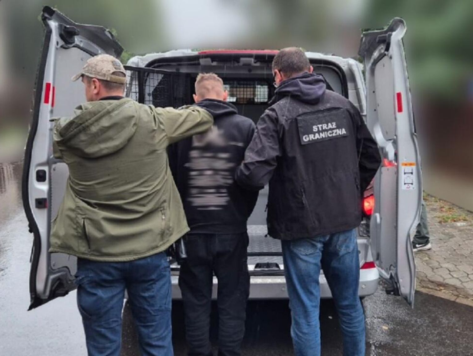 Pomagał nielegalnym migrantom przedostać się w głąb kraju