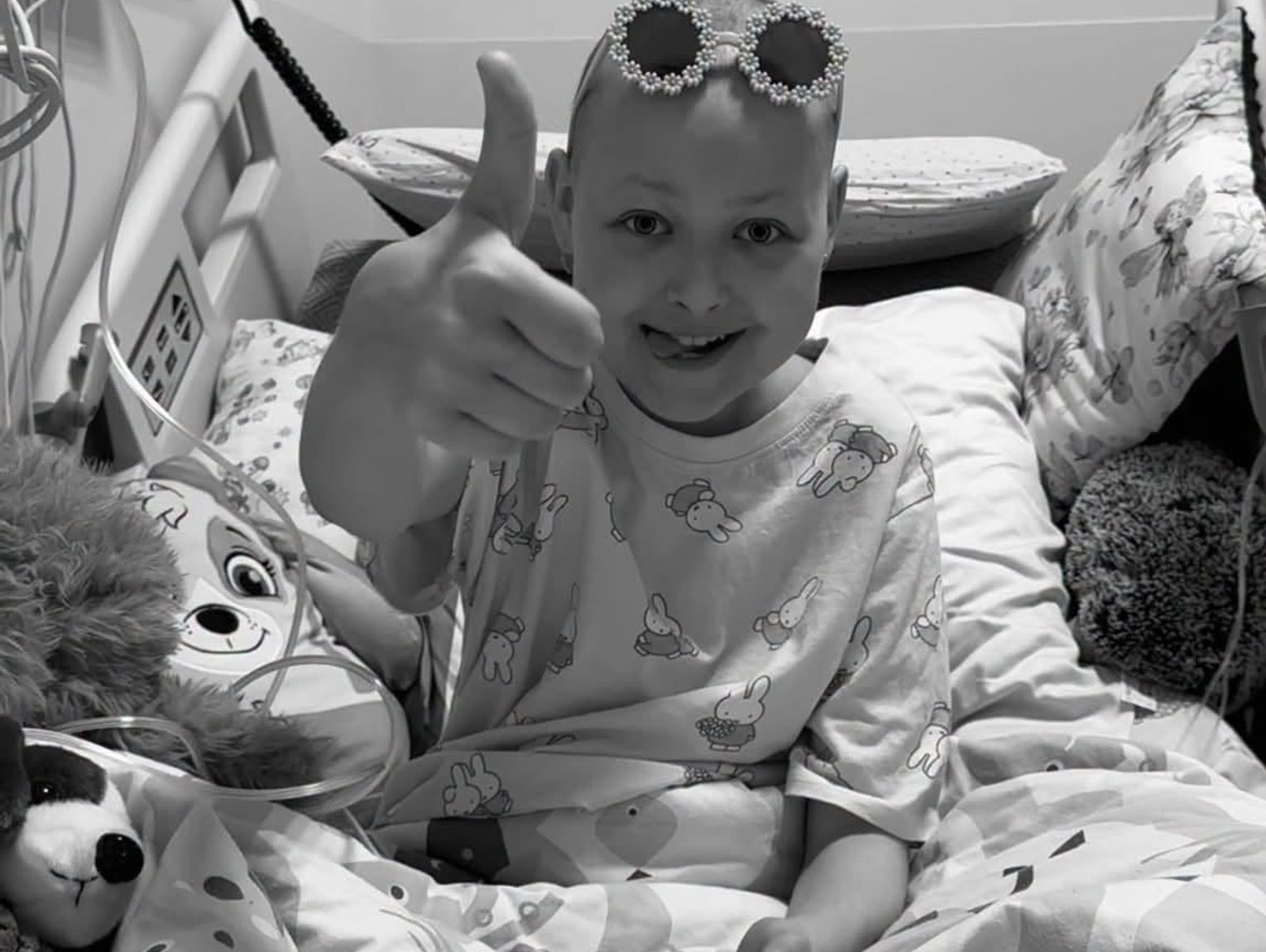 „Poruszyłaś tysiące serc”. Nie żyje 13-letnia Maja, bohaterka charytatywnego hitu sieci