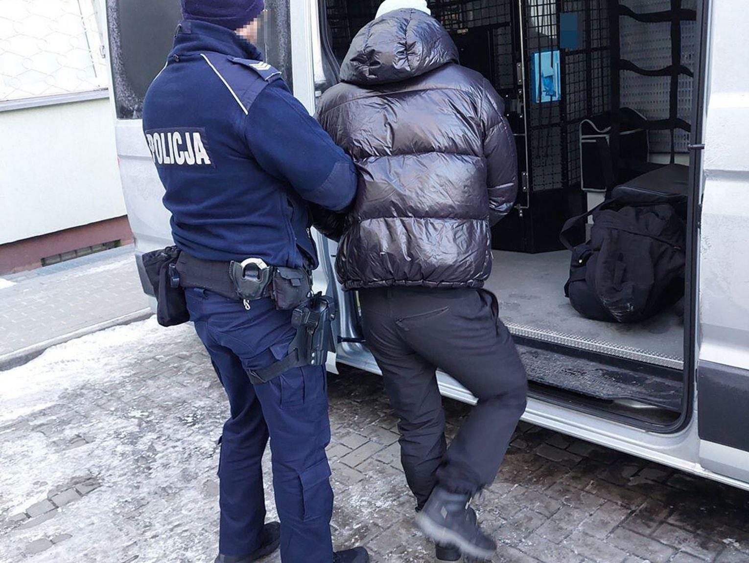 Pościg, narkotyki i oszustwa. 30-latek trafił do aresztu