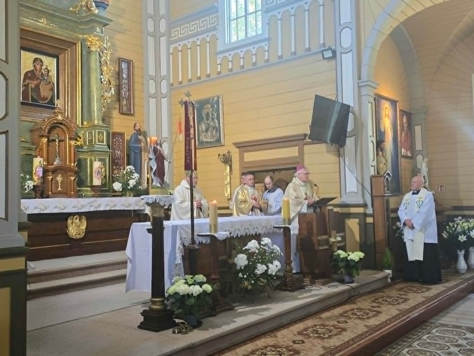 Poświęcono odrestaurowany ołtarz i cudowną ikonę