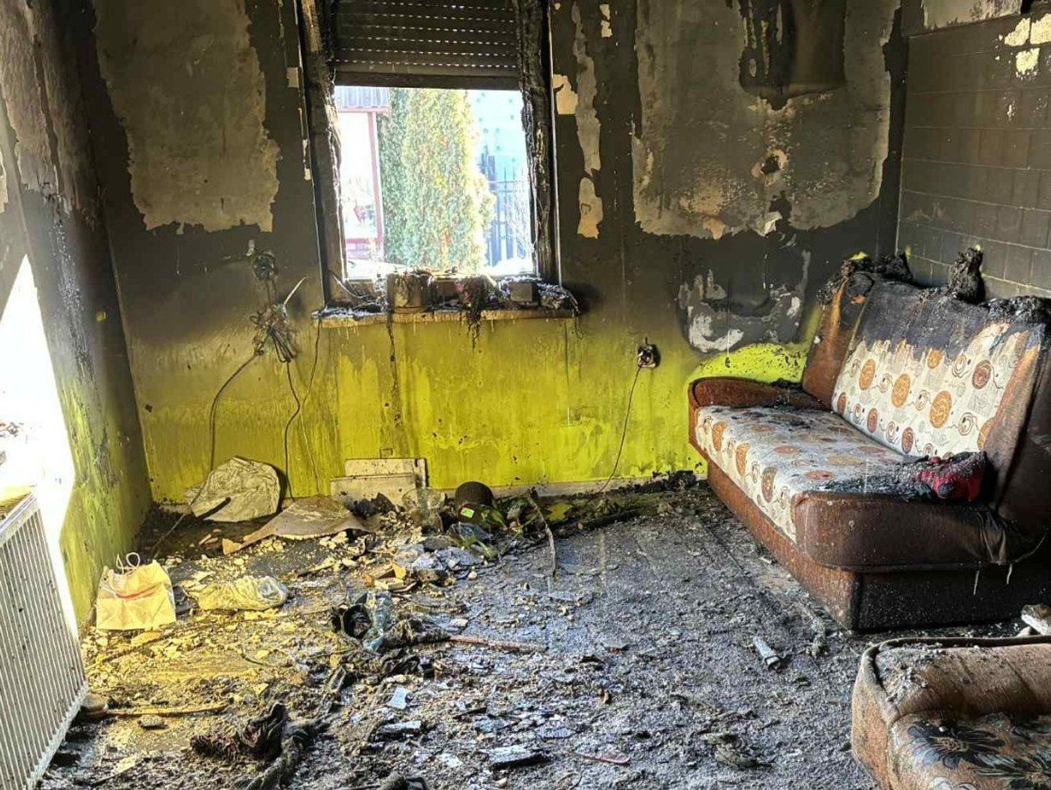 Pożar domu w Przechodzie. Rodzina straciła dach nad głową