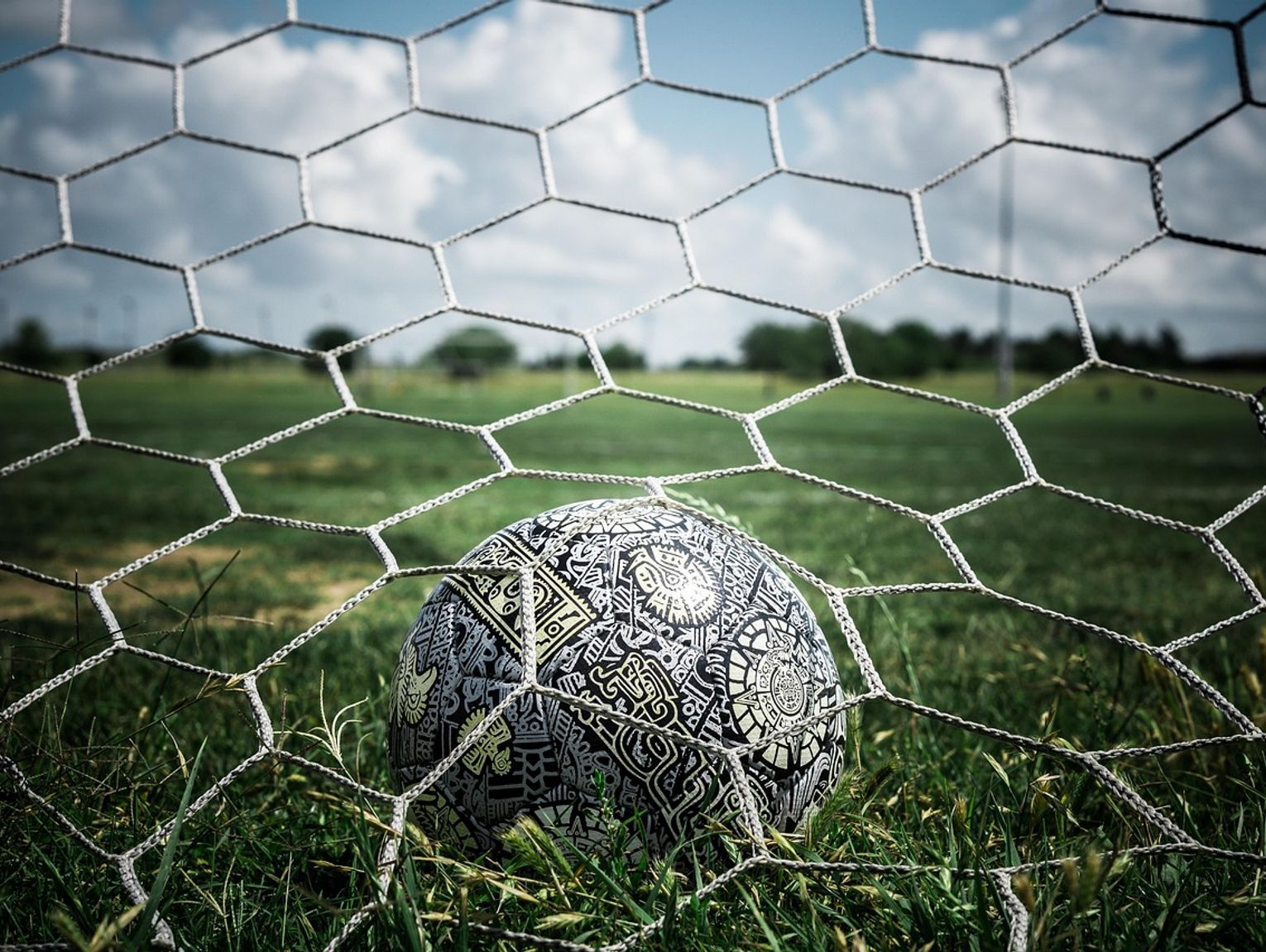 Radni pytają o Orlika. Gmina czeka na podpisanie umowy