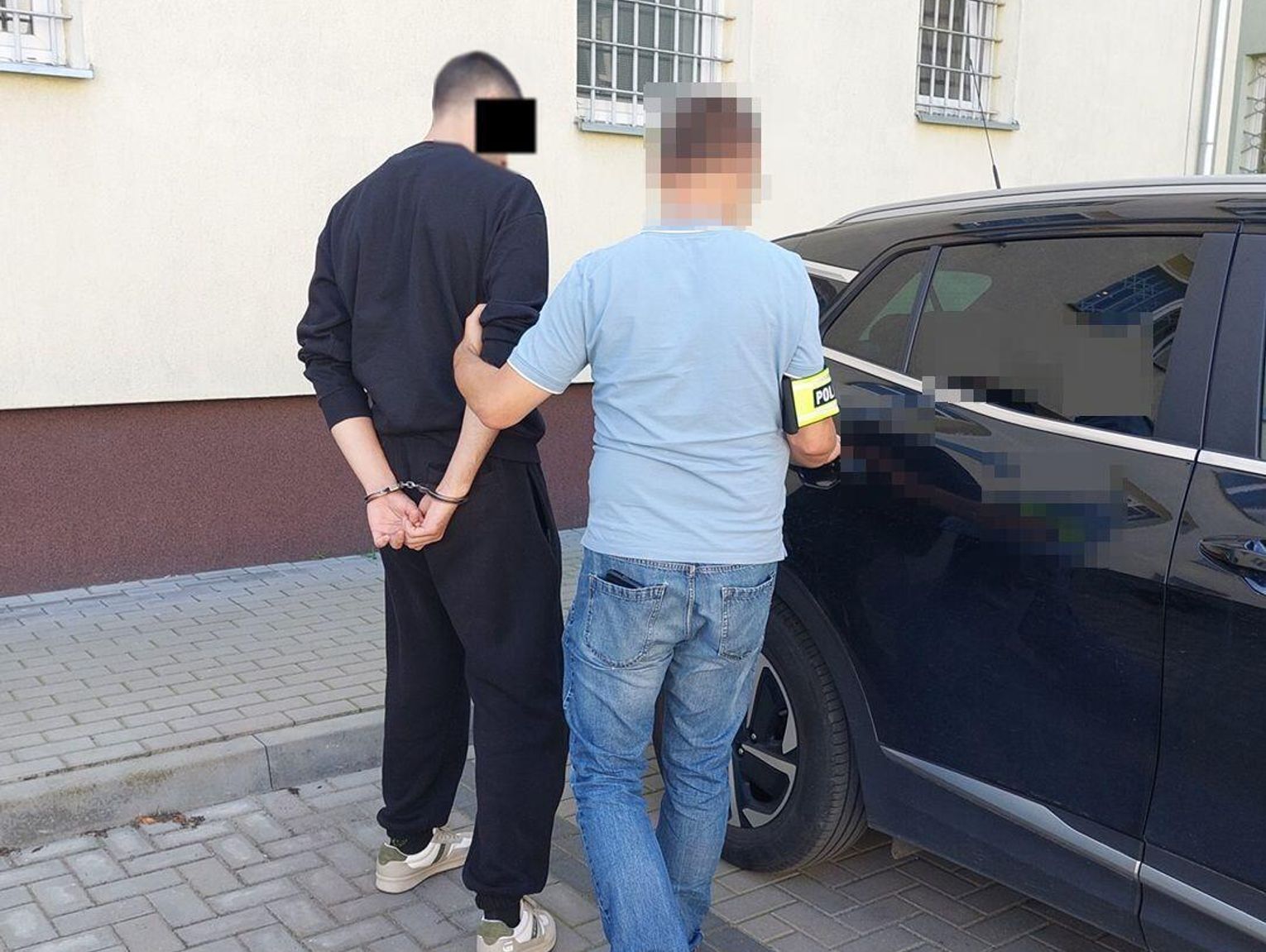 Recydywa, kradziony bus i przemoc w rodzinie. Zostali wydaleni z Polski