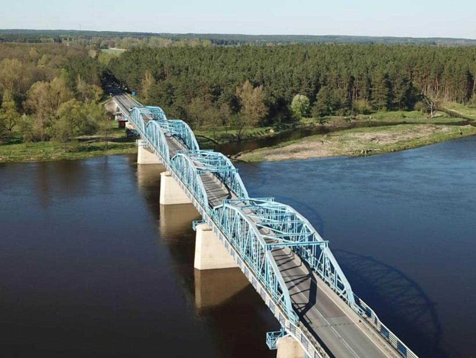 Remont mostu na Bugu przedłużony. Kierowcy przez cały czas stoją w korkach