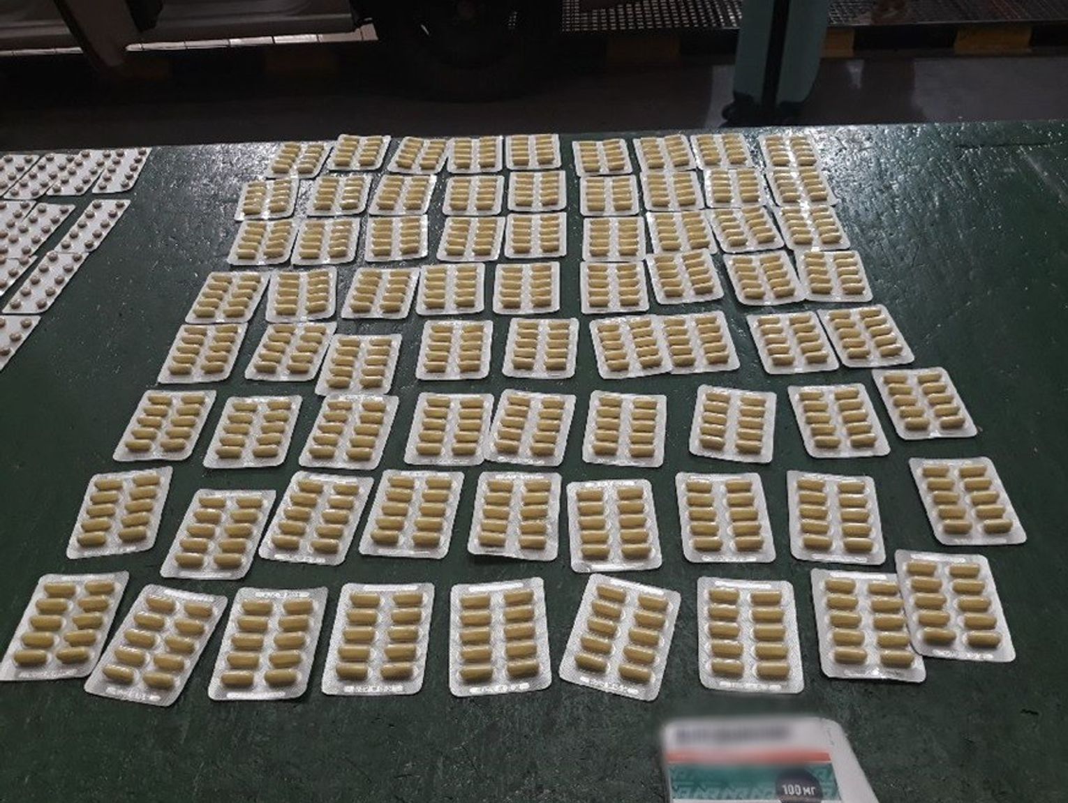 Samochód pełen medykamentów