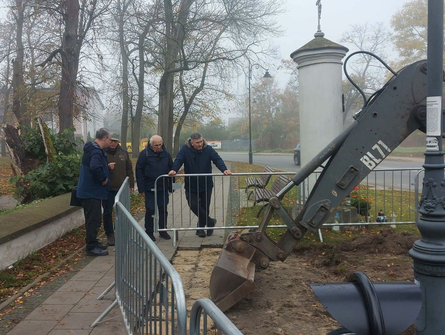 Szukali szczątków powstańców. Pochówku nie odkryto