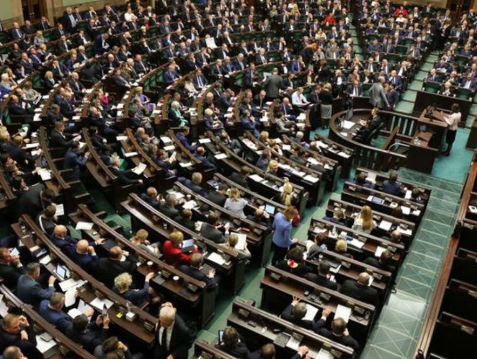 Kraj. Tusk pierwszy, ale większość w Sejmie może mieć prawica