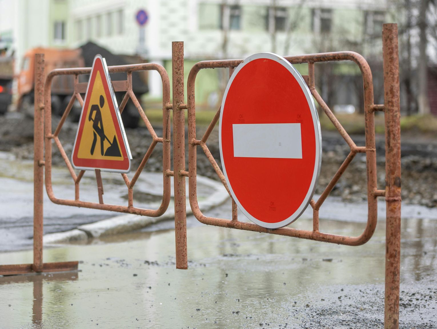 Utrudnienia na drogach w regionie. Ruch wahadłowy i ograniczenia prędkości