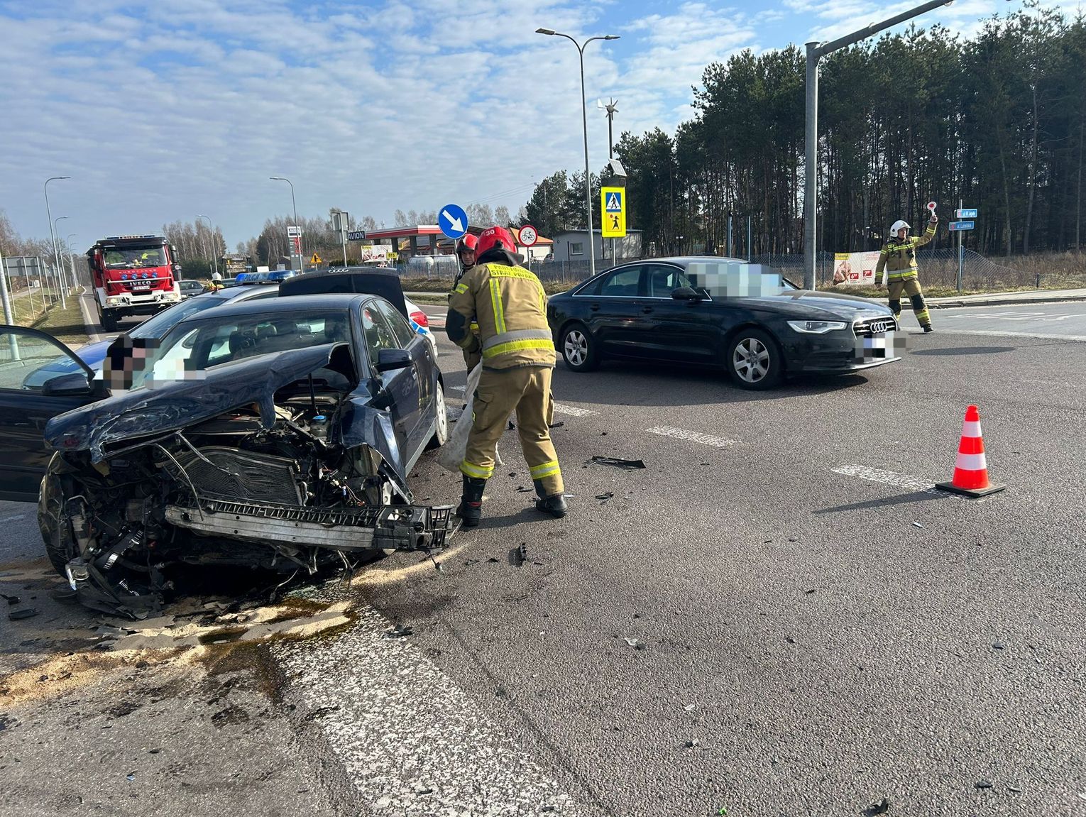 UWAGA KIEROWCY: Zderzenie dwóch aut na trasie Parczew – Lubartów