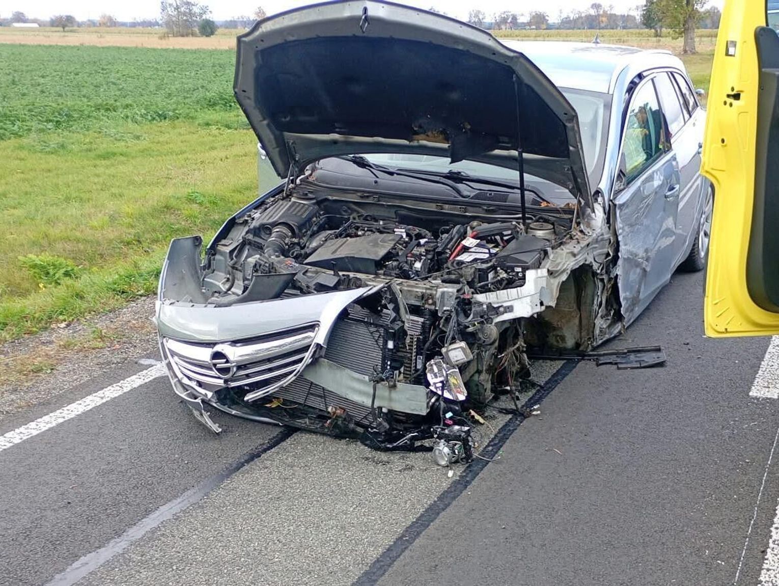 Wyprzedział na skrzyżowaniu. Jego Audi zderzyło się z Oplem