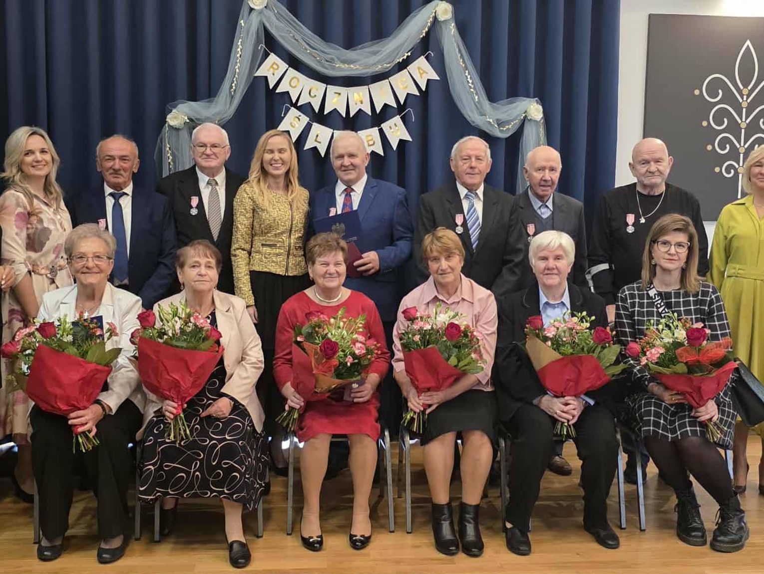 Złote Gody w Sarnakach. Uroczyste świętowanie małżeńskich jubileuszy [GALERIA ZDJĘĆ]