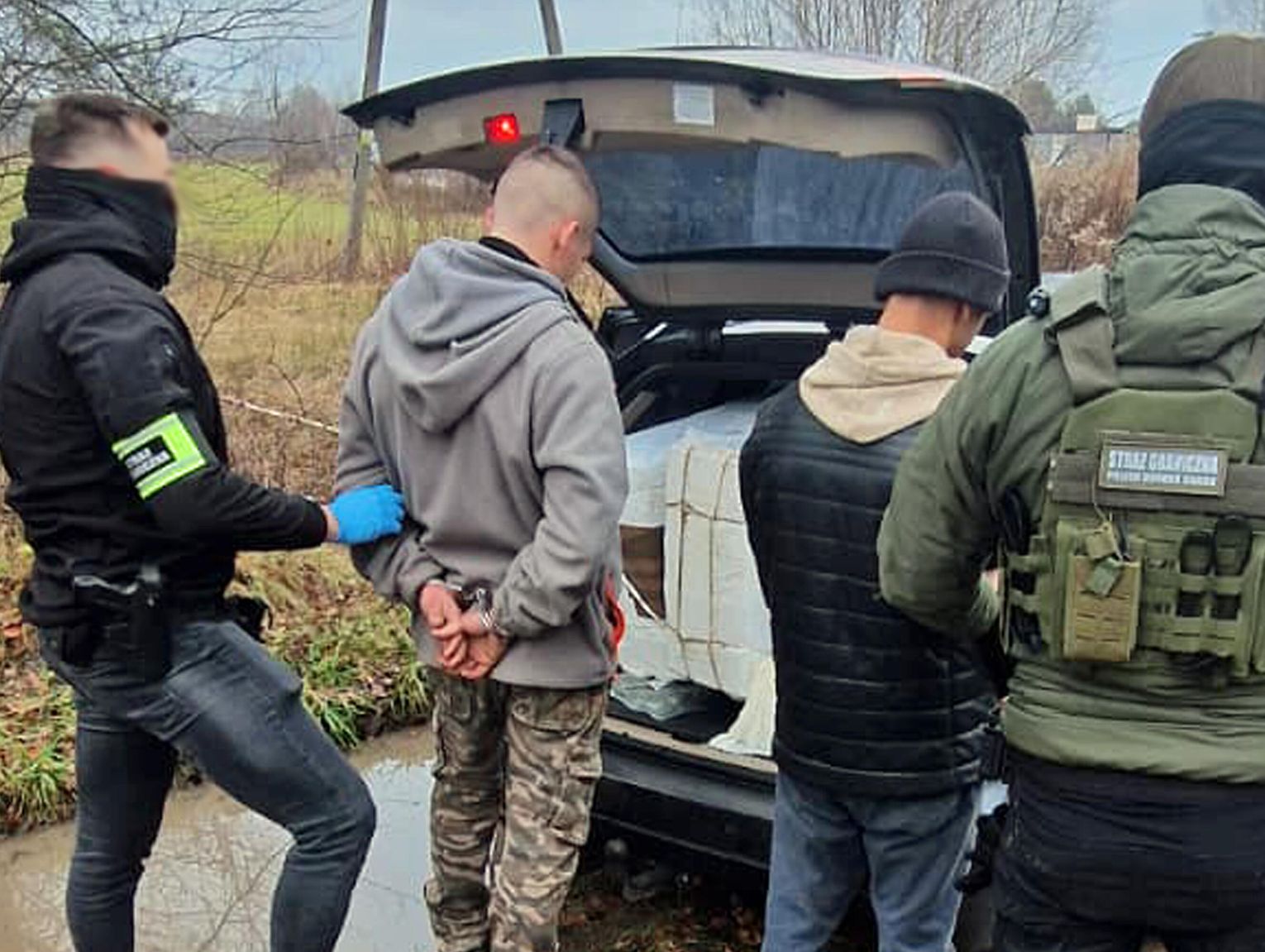 Znowu wylądował balon z papierosami. Zatrzymano 2 osoby