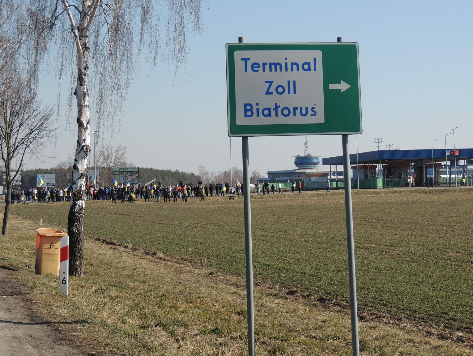 Sankcje omijali dzięki celniczce? Śledczy zatrzymali sześć osób