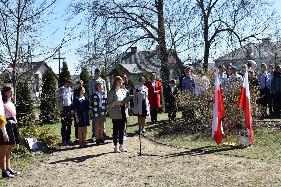 11 lat temu posadzili 4 Dęby Katyńskie. Uczniowie z łomaskiej szkoły chcą ocalić Katyń od zapomnienia