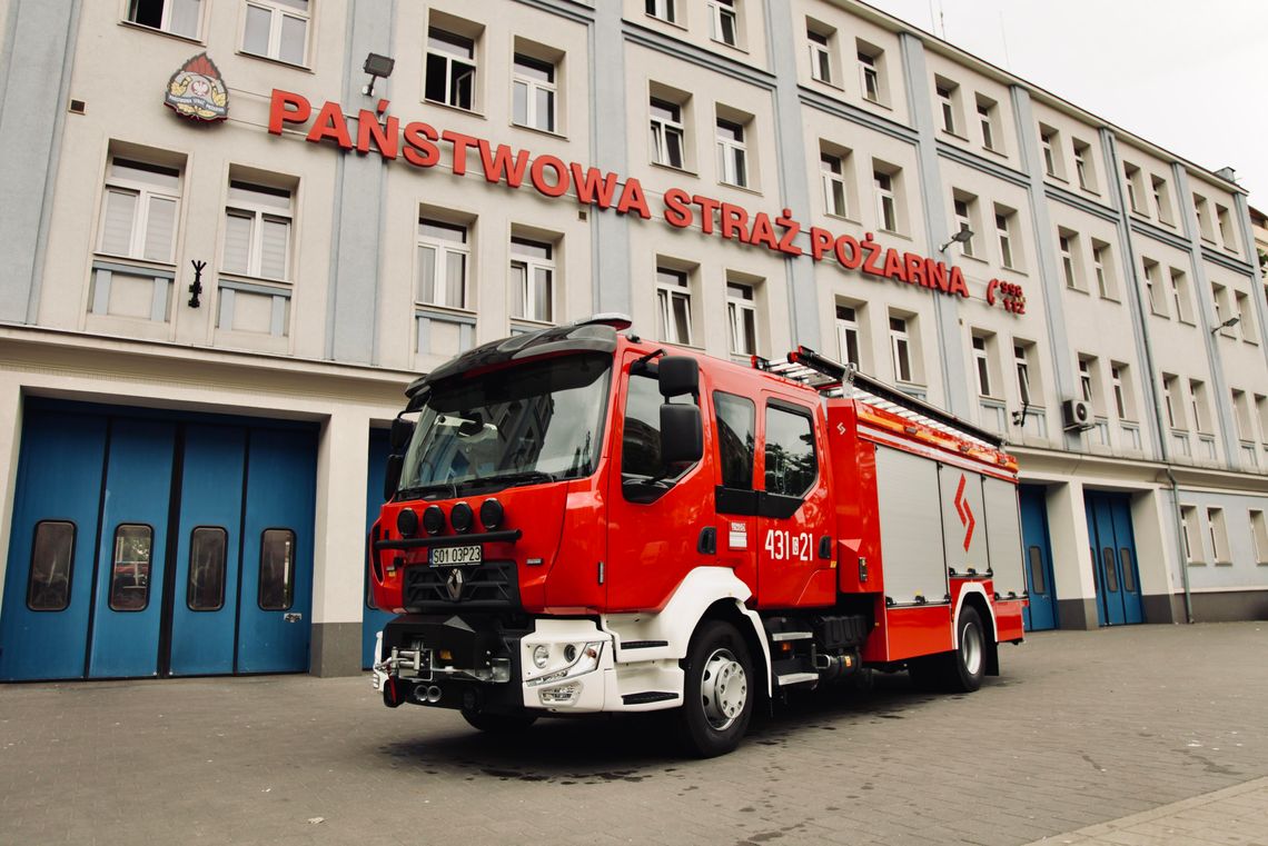 12 strażnic z nowym sprzętem i mundurem