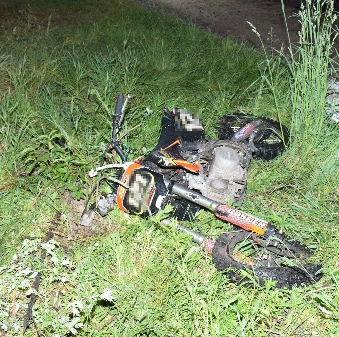 16-latek na crossie wpadł do rowu 16-latek na crossie wpadł do rowu