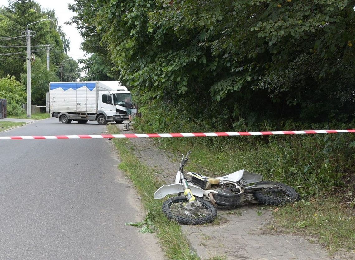 17-latek na crossie zderzył się z ciężarówką. Interweniowało LPR