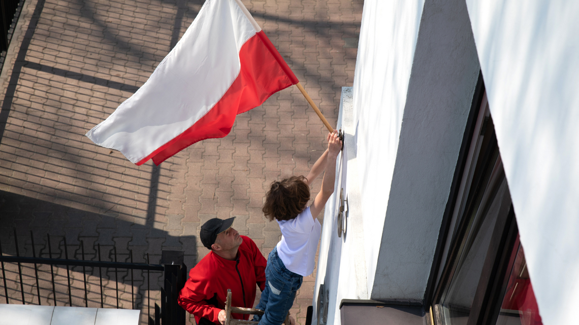 2 maja pracujemy, czy świętujemy? Tylko tak wydłużysz majówkę