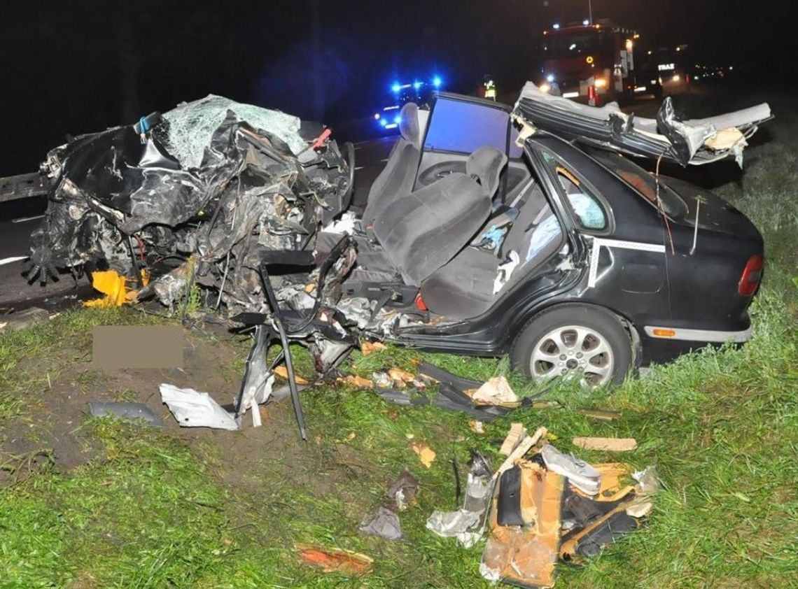 25-letni kierowca zginął po zderzeniu z ciężarówką