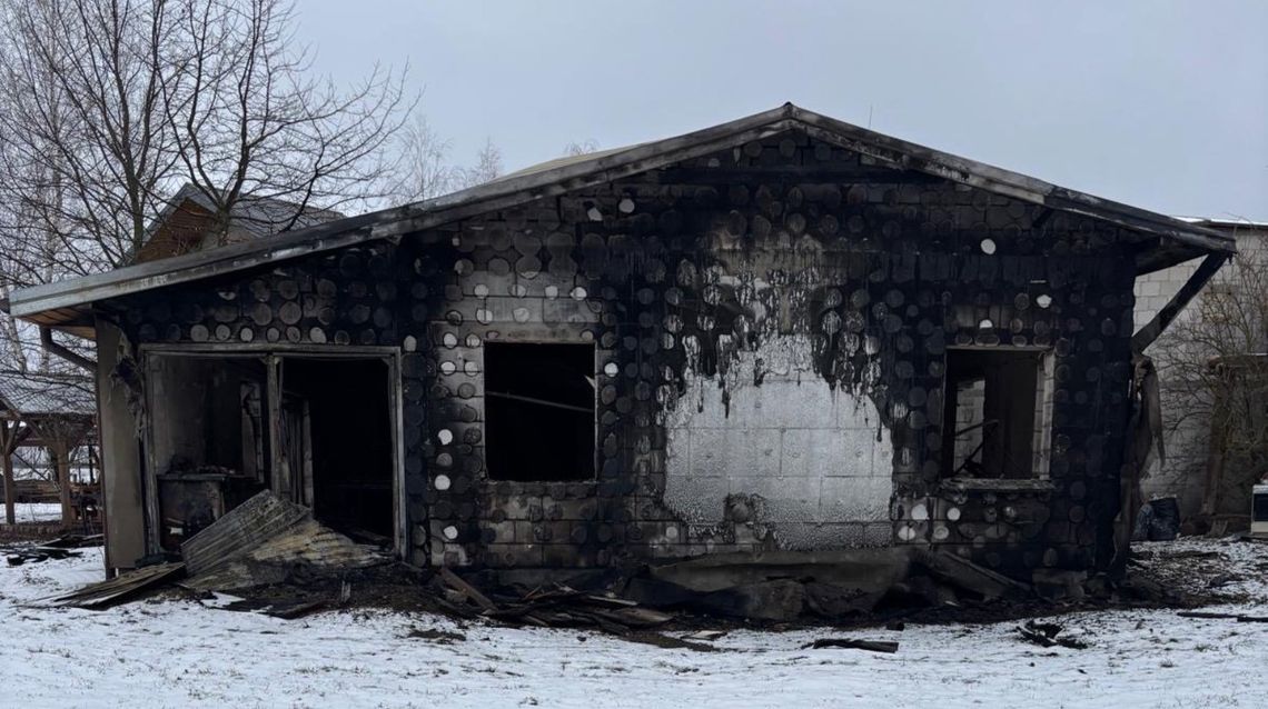 30 lat dorobku spłonęło w jedną noc. Ruszyła pomoc dla stolarni w Platerowie [ZDJĘCIA]