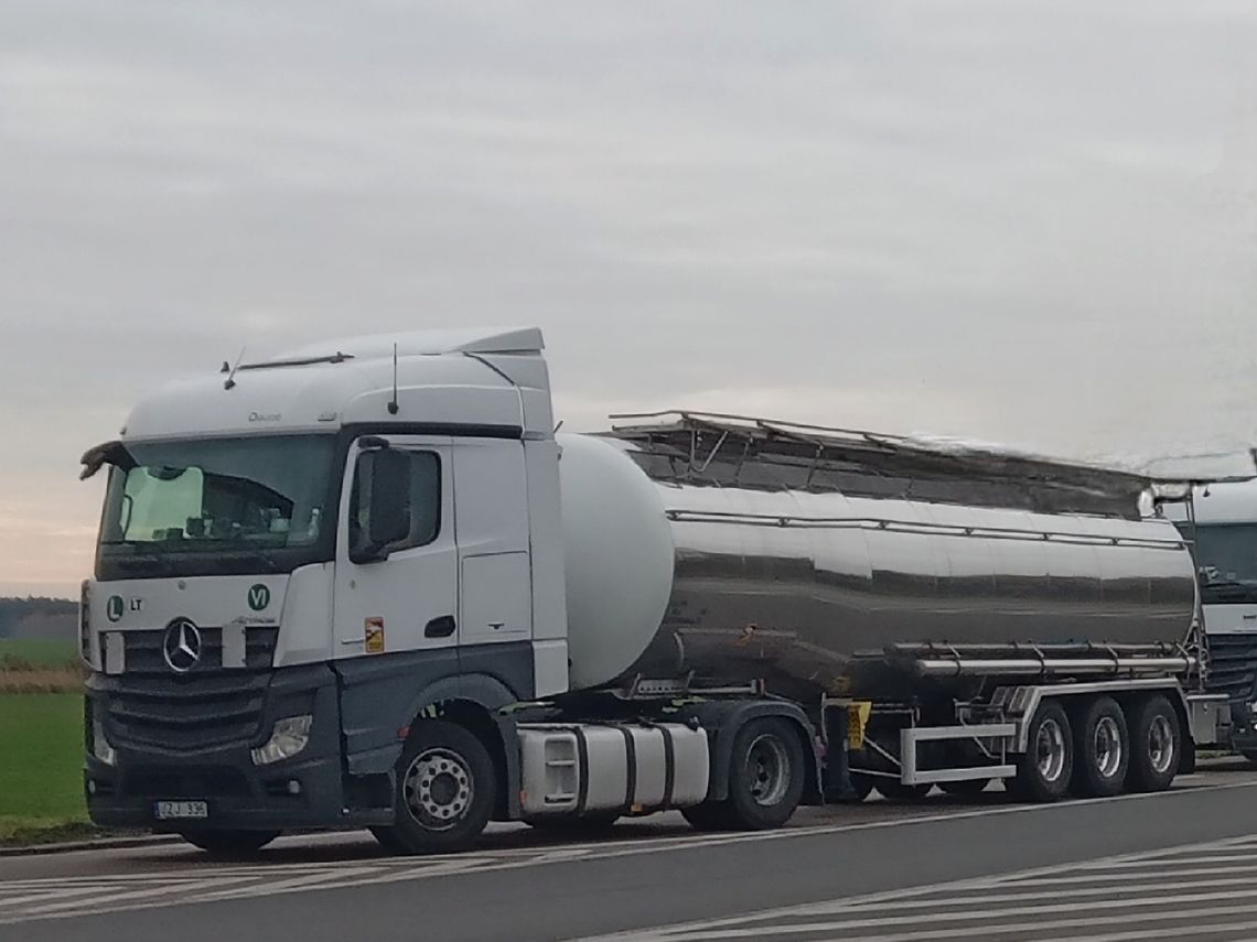 800 ciężarówek w kolejce do przejścia granicznego Kukuryki-Kozłowicze