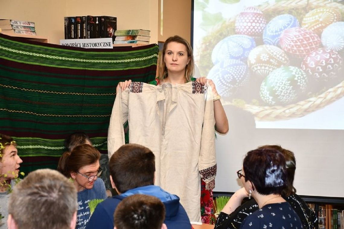 Na koniec było wyjadanie z wielkanocnego koszyczka