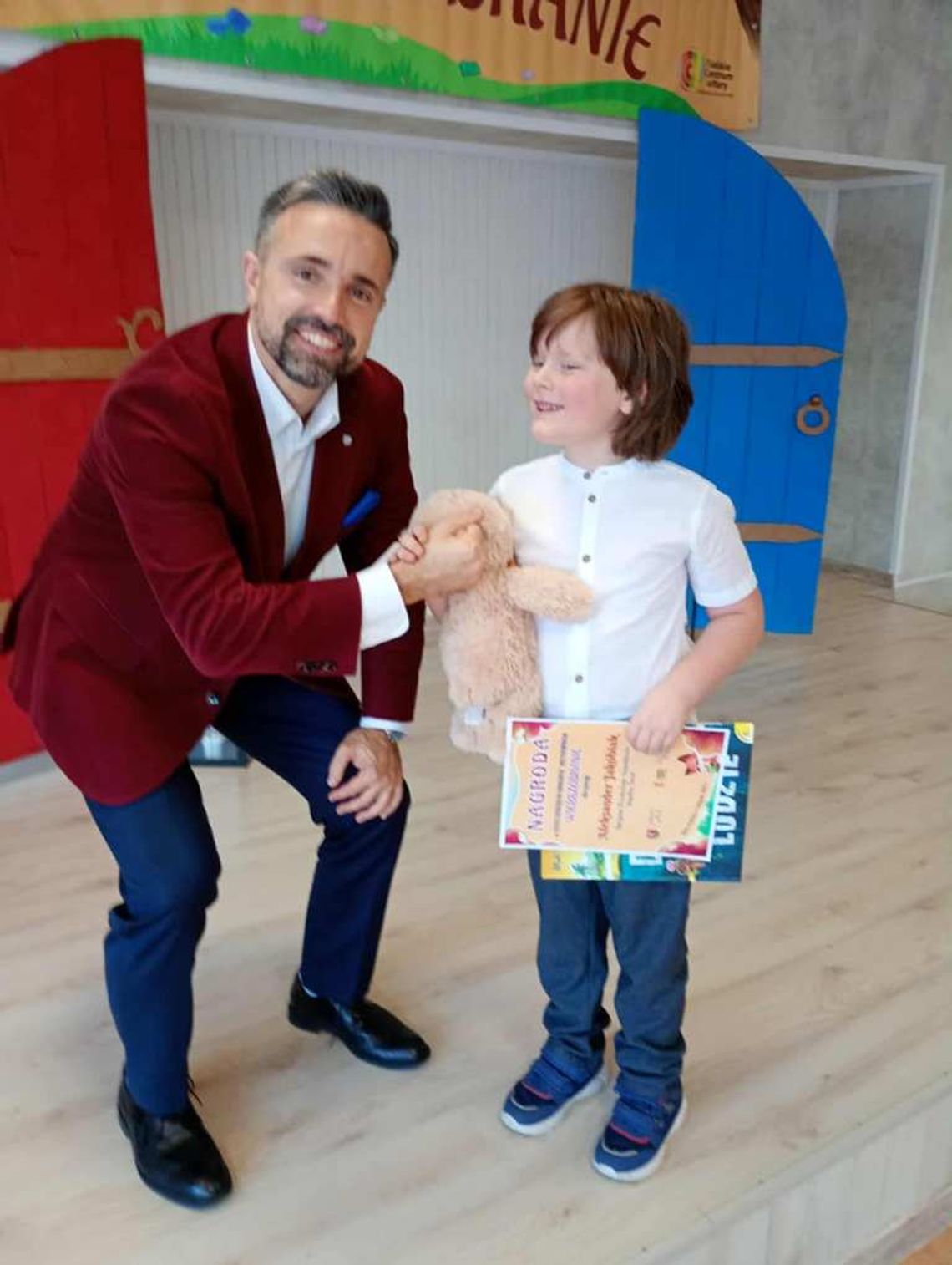 Aleks został laureatem konkursu recytatorskiego wręczenie nagrody, Aleks Jakóbiak laureat konkursu recytatorskiego