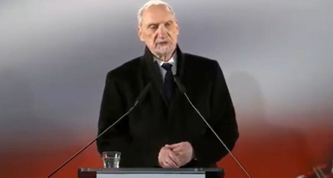 Antoni Macierewicz oskarżony za słowa o agentach