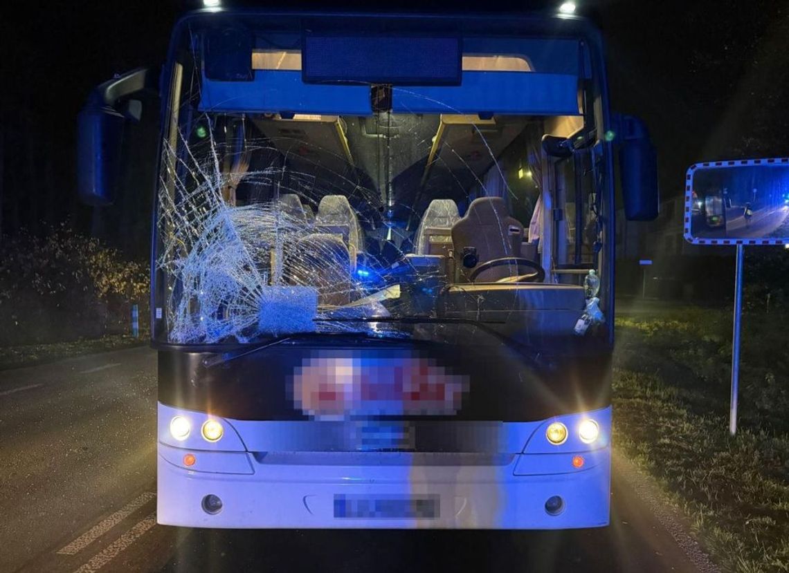 Autobus potrącił pieszego. Mężczyzna zmarł w szpitalu