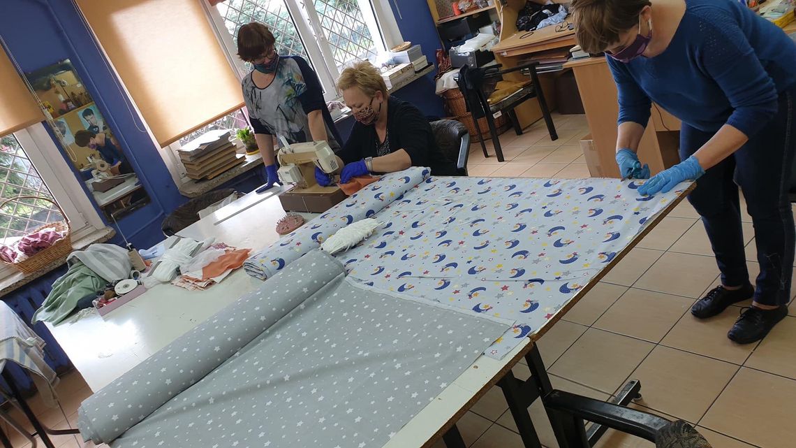 Biała Podlaska: Centrum kultury szyje maseczki dla seniorów