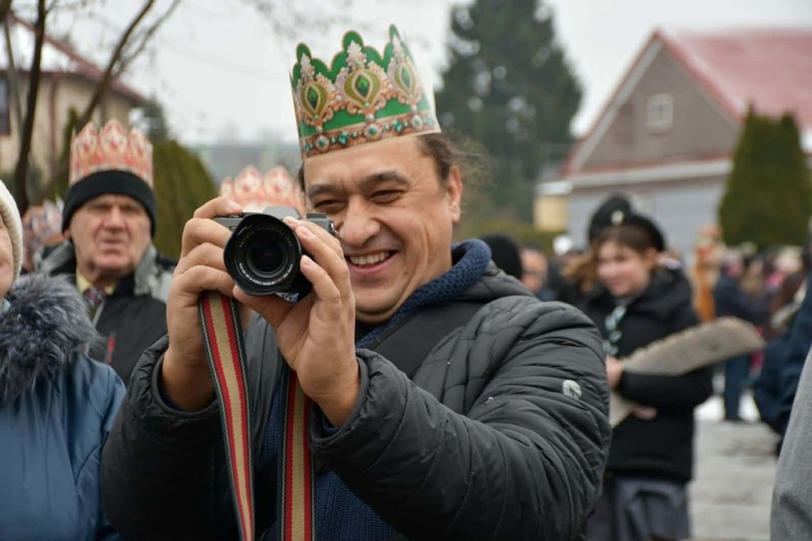 Biała Podlaska. Ludzie z pasją: Uśmiech pomaga w pracy fotografa Biała Podlaska. Ludzie z pasją: Uśmiech pomaga w pracy fotografa