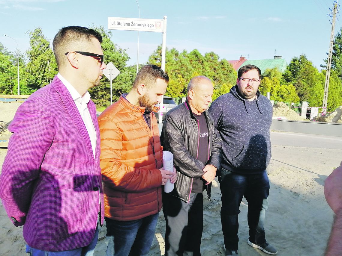 Biała Podlaska: Mieszkańcy chcą szybszej budowy chodników Biała Podlaska: Mieszkańcy chcą szybszej budowy chodników