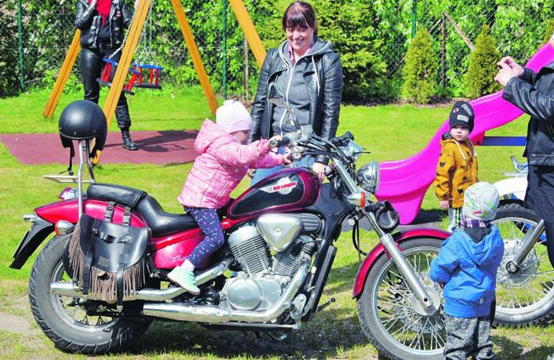 Biała Podlaska: Motocykliści edukowali przedszkolaków