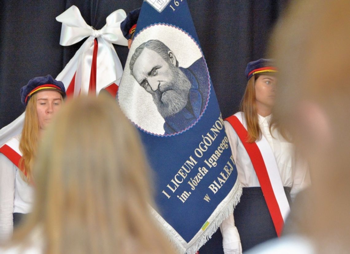 Biała Podlaska: Najstarsze bialskie liceum ma nowy sztandar