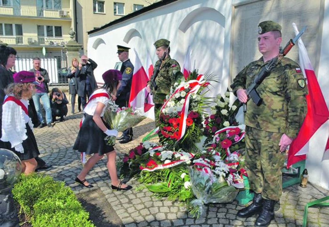Biała Podlaska: Obchody 8. rocznicy katastrofy w Smoleńsku [GALERIA]