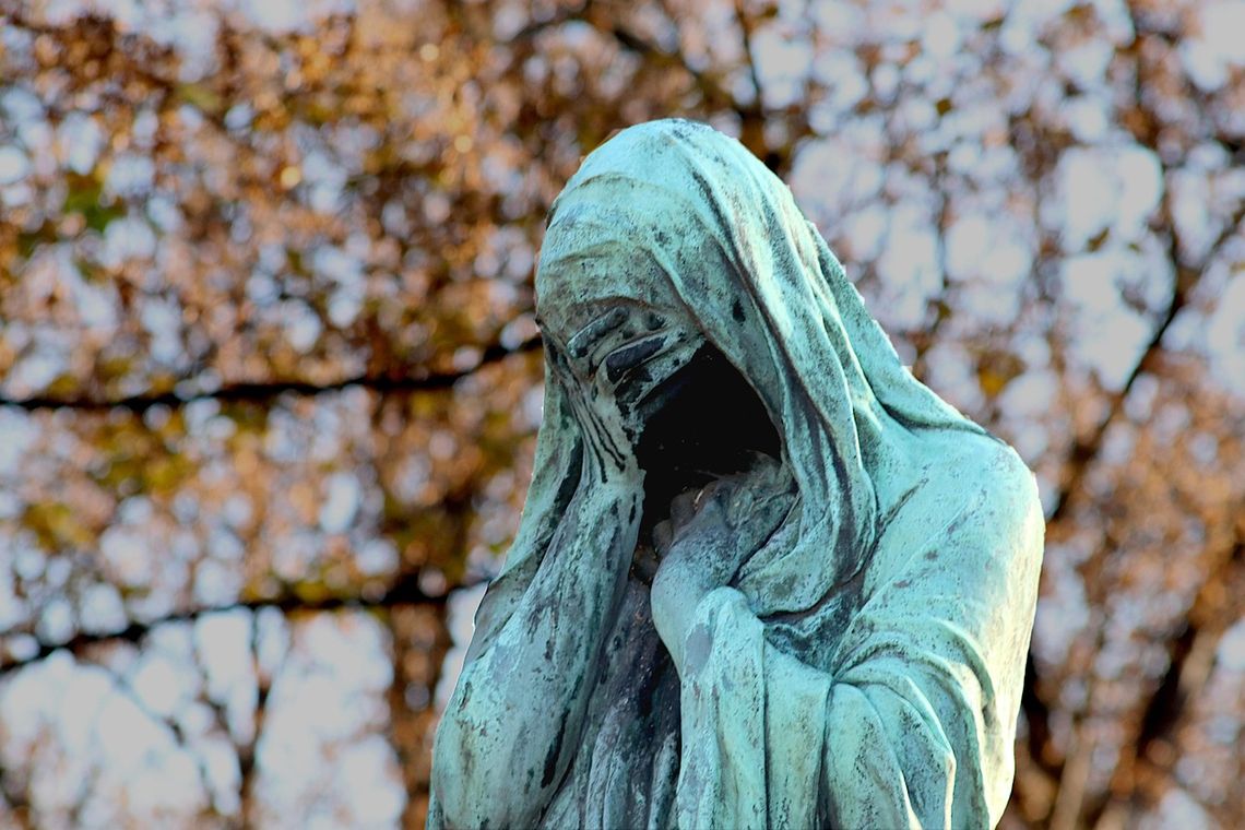 anioł cmentarz pogrzeb nekrologi śmierć żałoba klepsydry rzeźba nagrobek