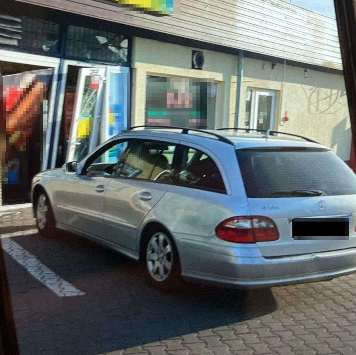 Biała Podlaska. Pijany kierowca wjechał w sklep