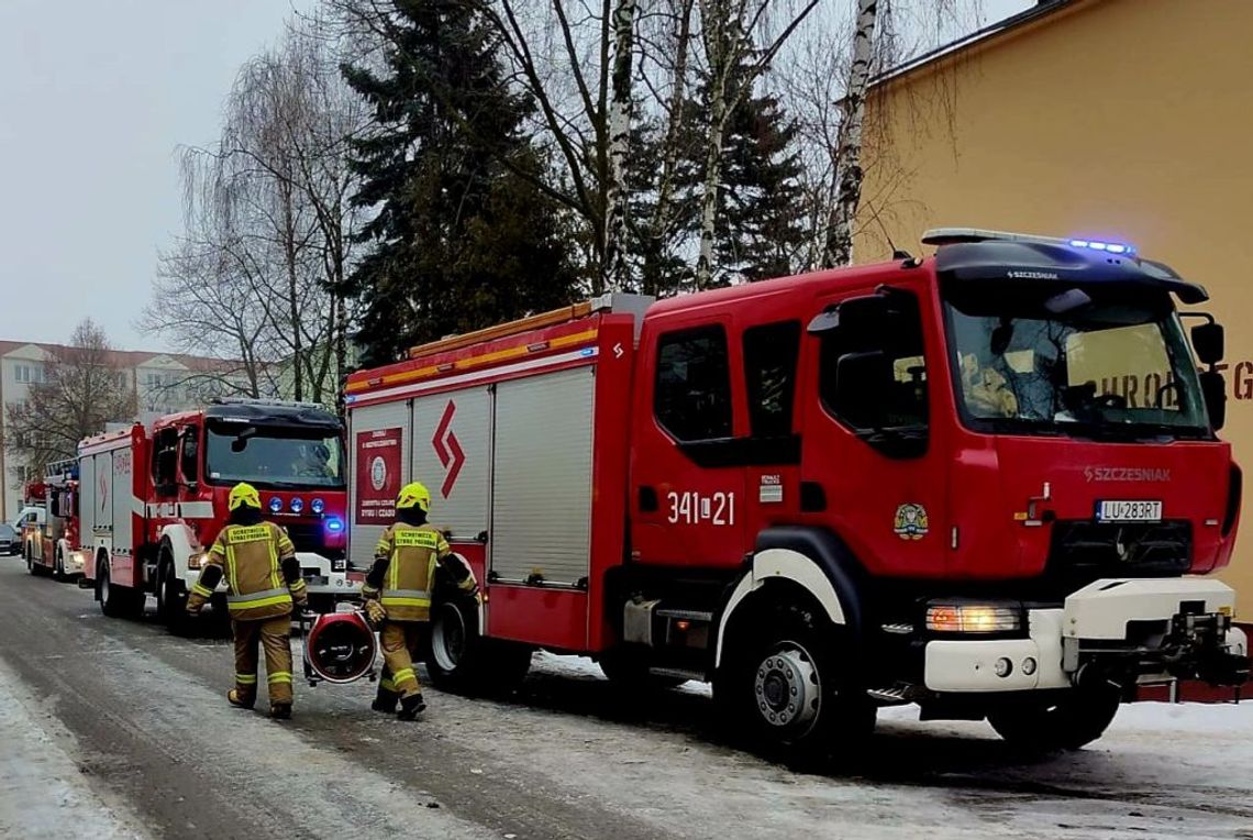 Biała Podlaska. Pożar w bloku przy ul. Chrobrego. Zaprószony ogień