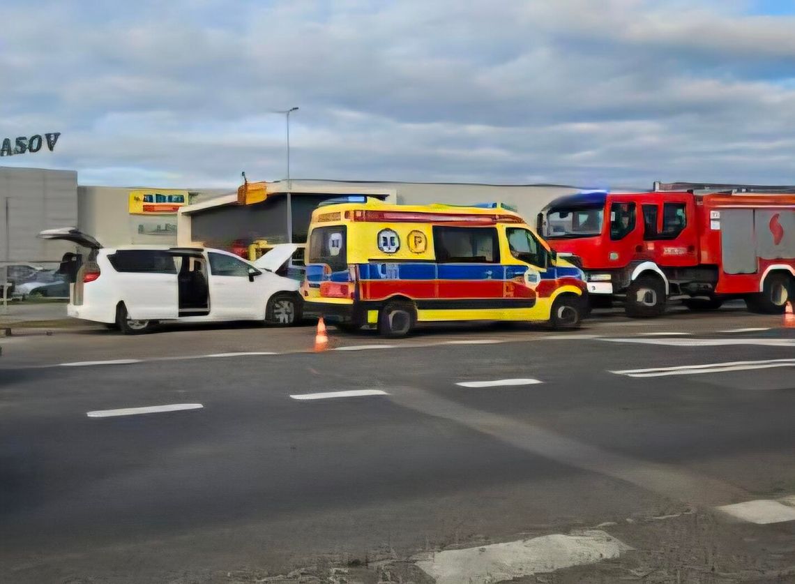 Biała Podlaska. Zderzenie aut na ul. Sidorskiej [ZDJĘCIA]