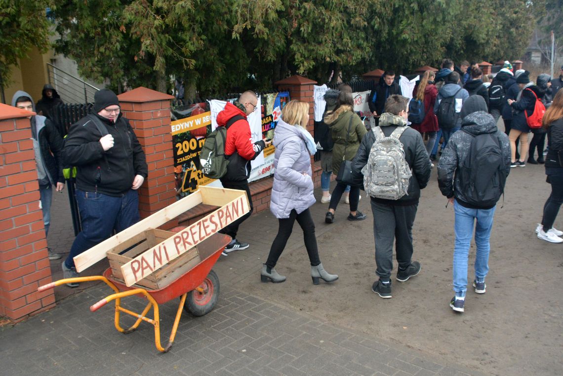 Biała Podlaska: ZDZ został bez dyrektora, uczniowie zmuszeni do opuszczenia szkoły