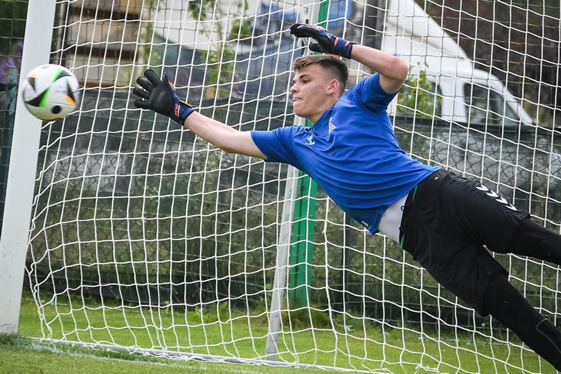 Bramkarz Motoru przymierzany do gry w Podlasiu