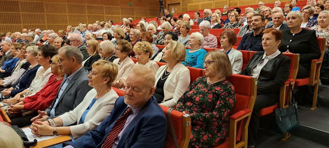 Co roku przybywa słuchaczy Uniwersytetu Trzeciego Wieku Co roku przybywa słuchaczy Uniwersytetu Trzeciego Wieku