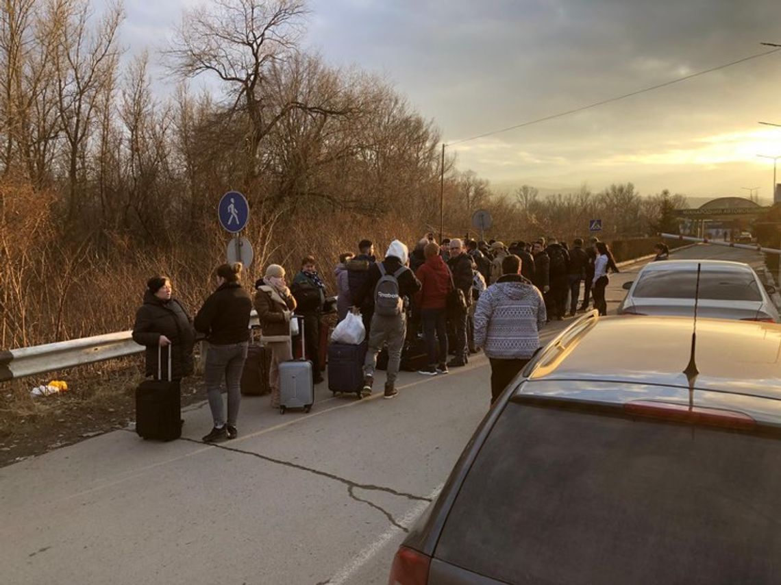 Coraz więcej uchodźców z Ukrainy szuka schronienia w Polsce