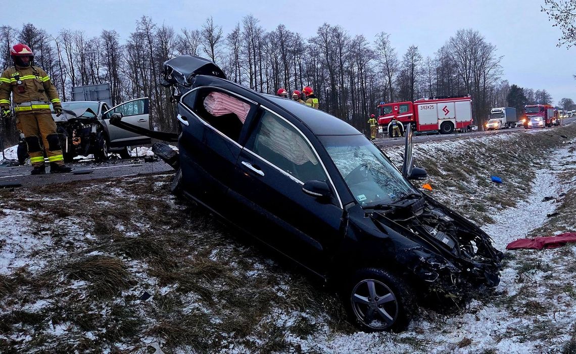 Cztery osoby ranne w wypadku na DK2 w Wysokiem [ZDJĘCIA]