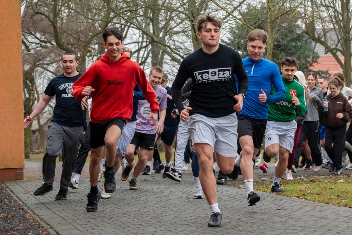 Do szkoły po feriach wrócili wilczym tropem (GALERIA ZDJĘĆ)