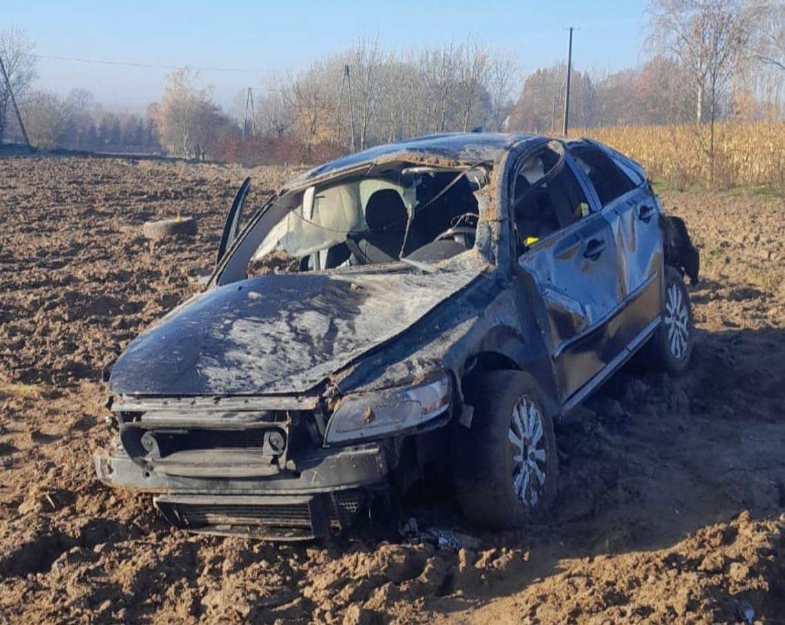 Lubelskie. Dobijała się do drzwi, szukając pomocy. Na polu stało rozbite auto